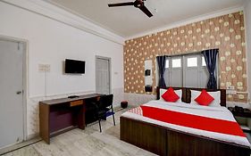 Super Oyo Hotel O Fantasy Stay Vibe